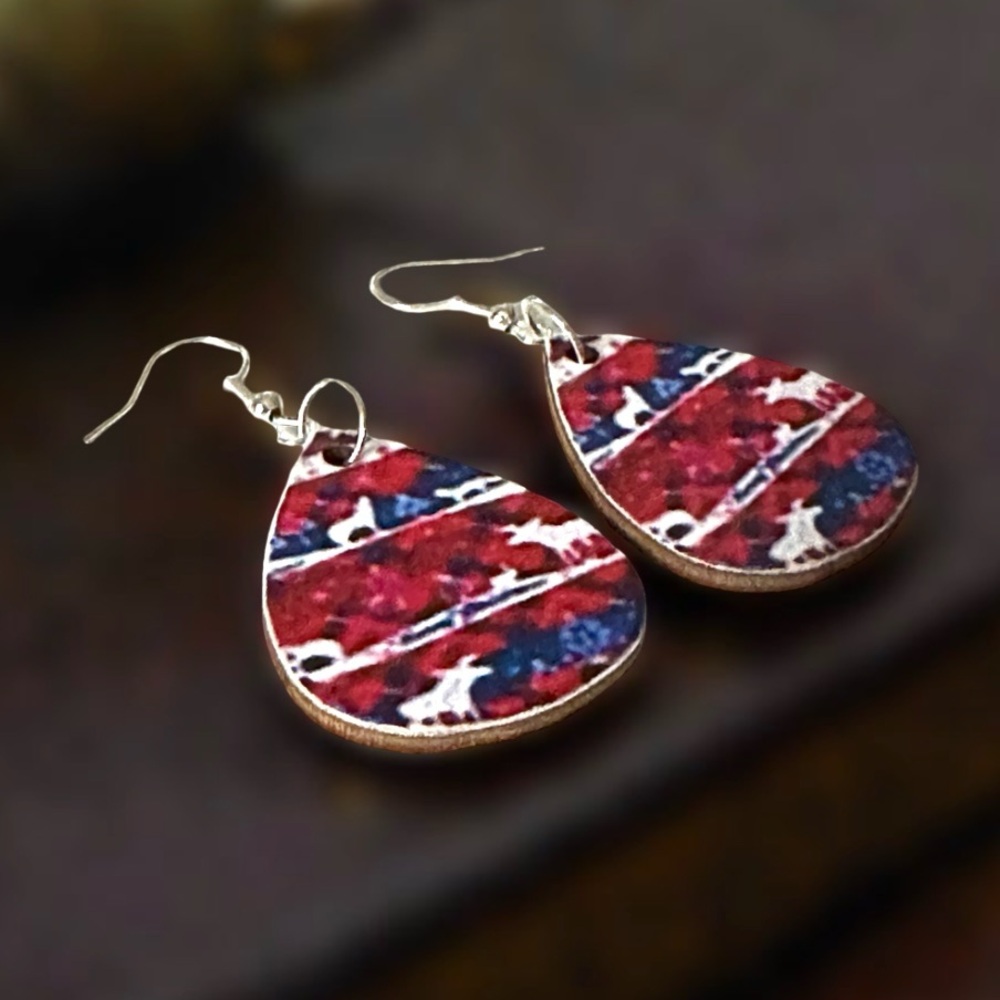 ⭐️ 5 for $25 Christmas Reindeer Wood Earrings Holiday Hoops - Picture 2 of 6